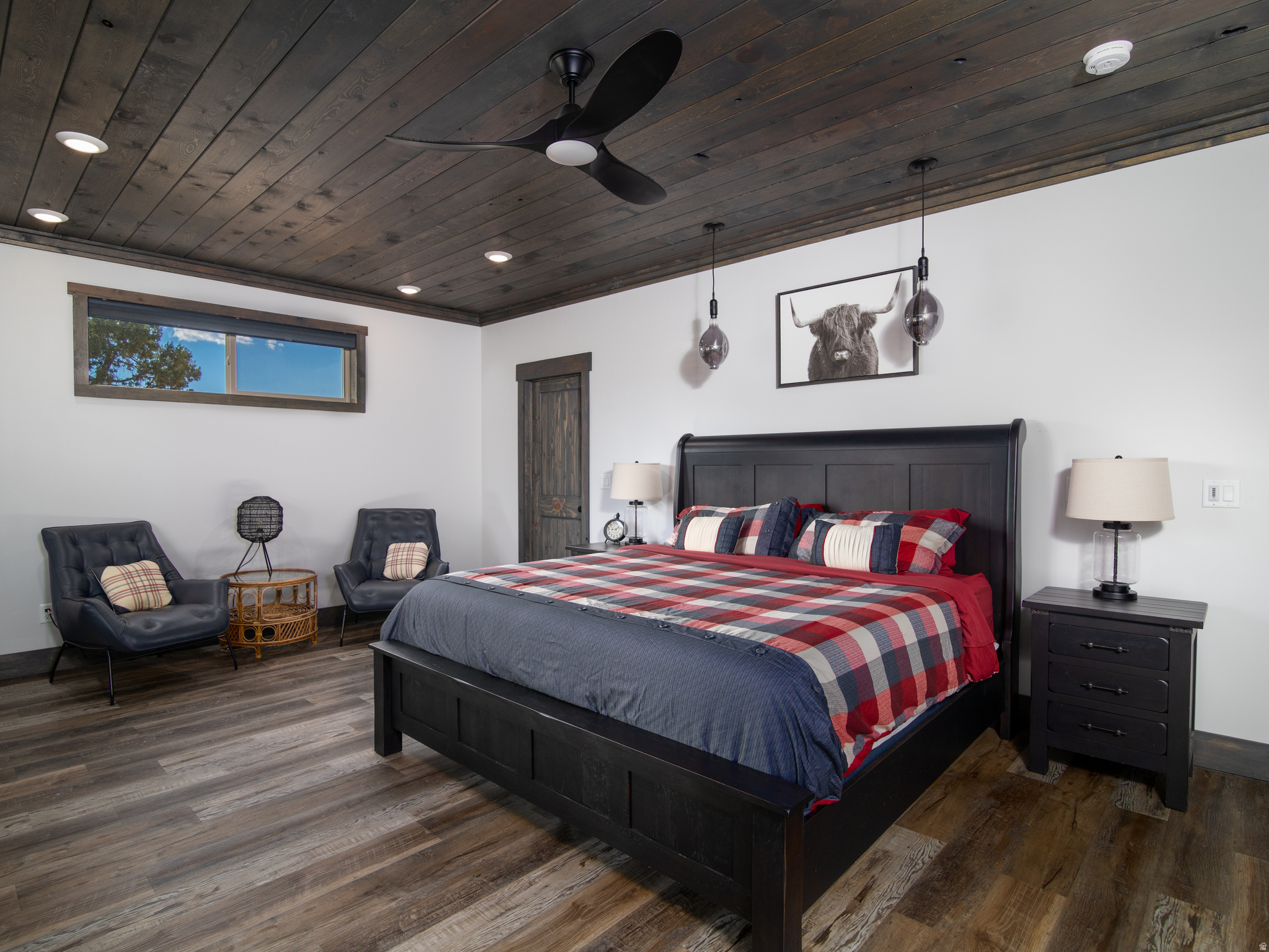 QUARTER CIRCLE H - Residential