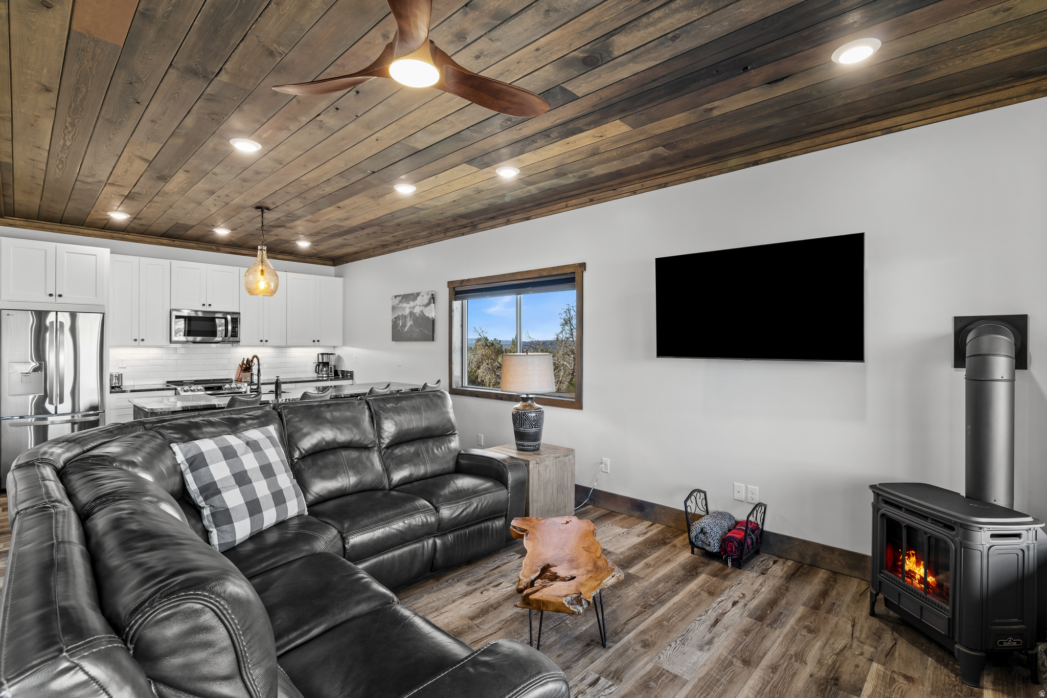 QUARTER CIRCLE H - Residential