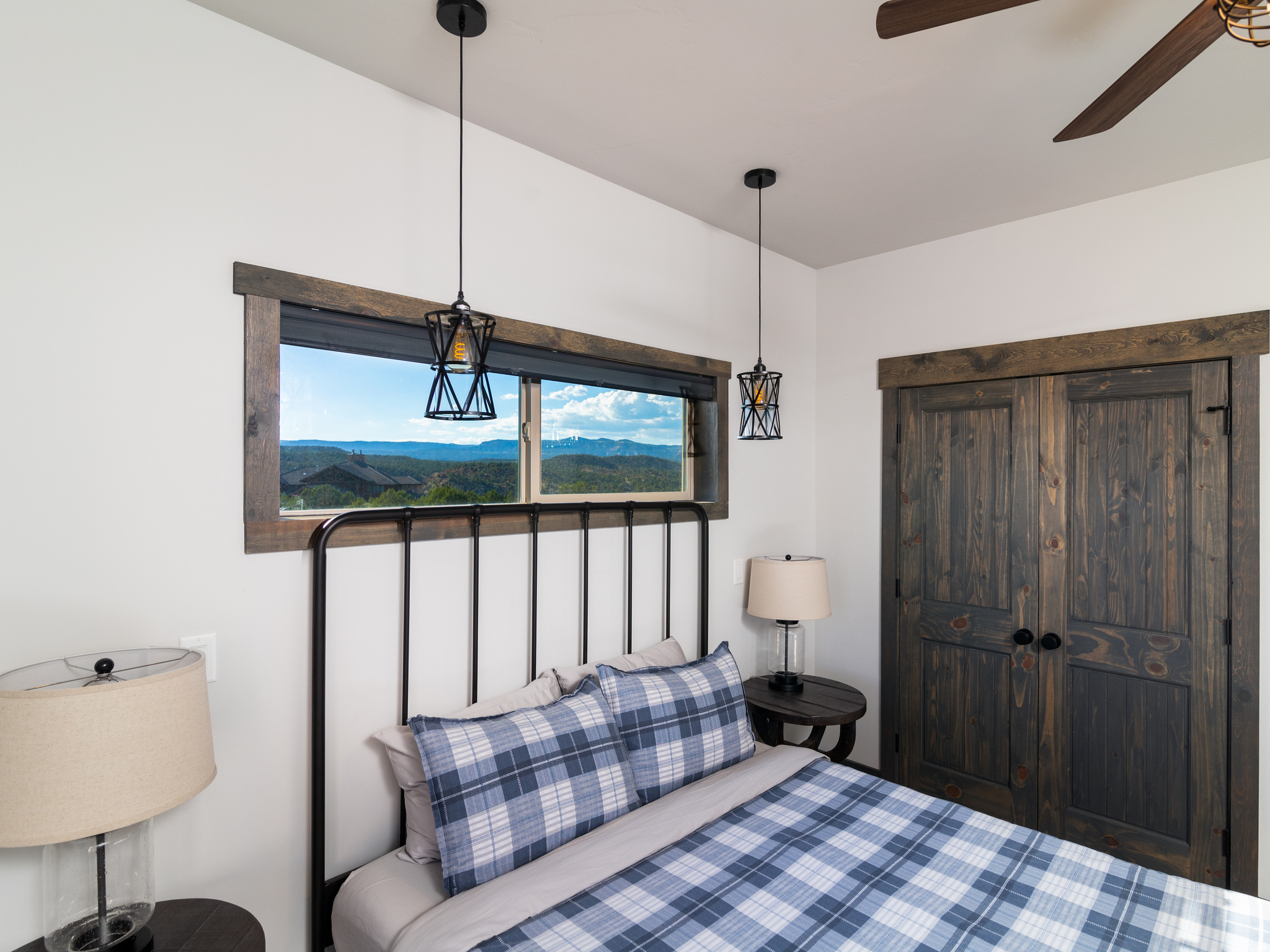 QUARTER CIRCLE H - Residential