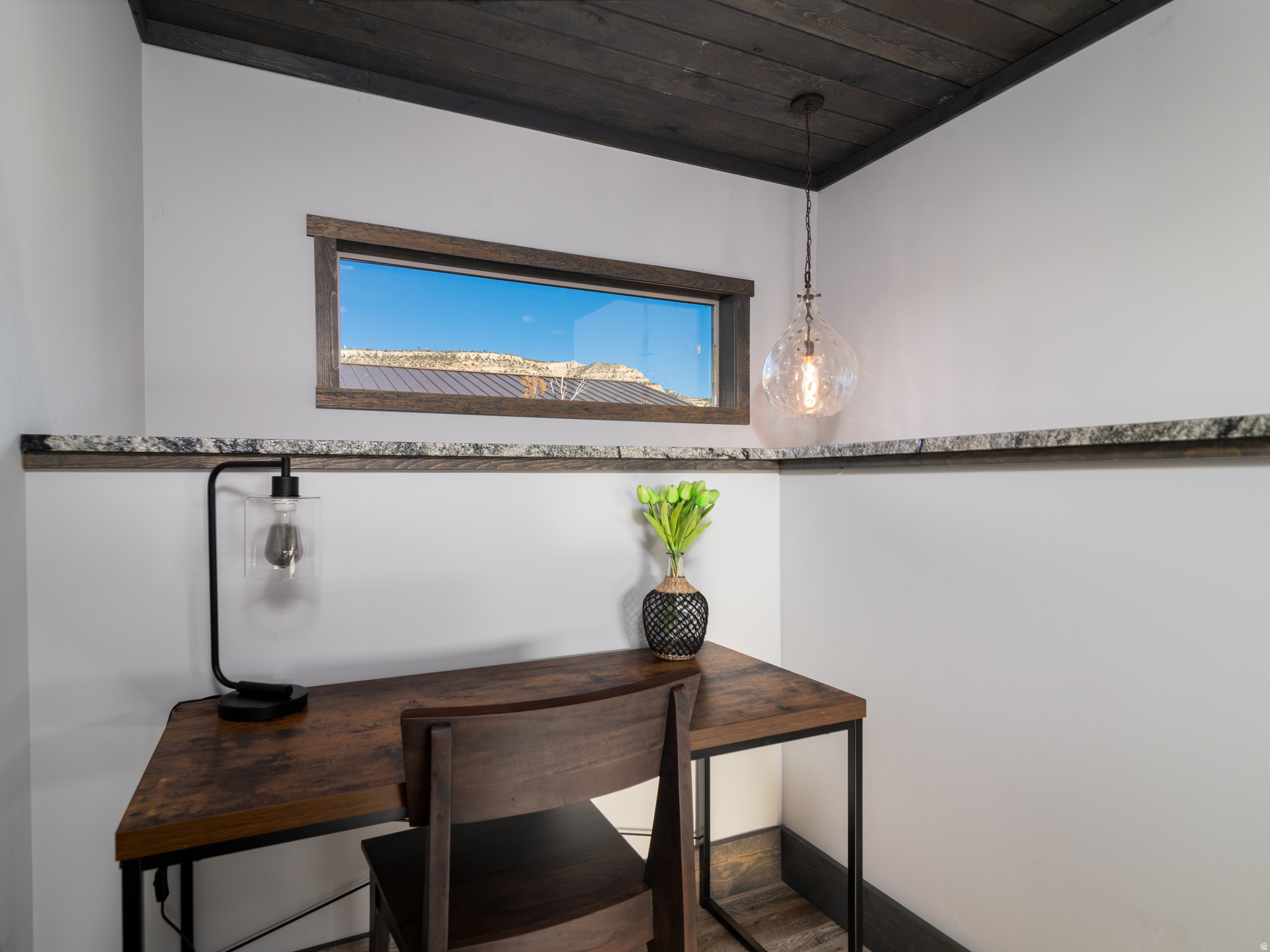 QUARTER CIRCLE H - Residential