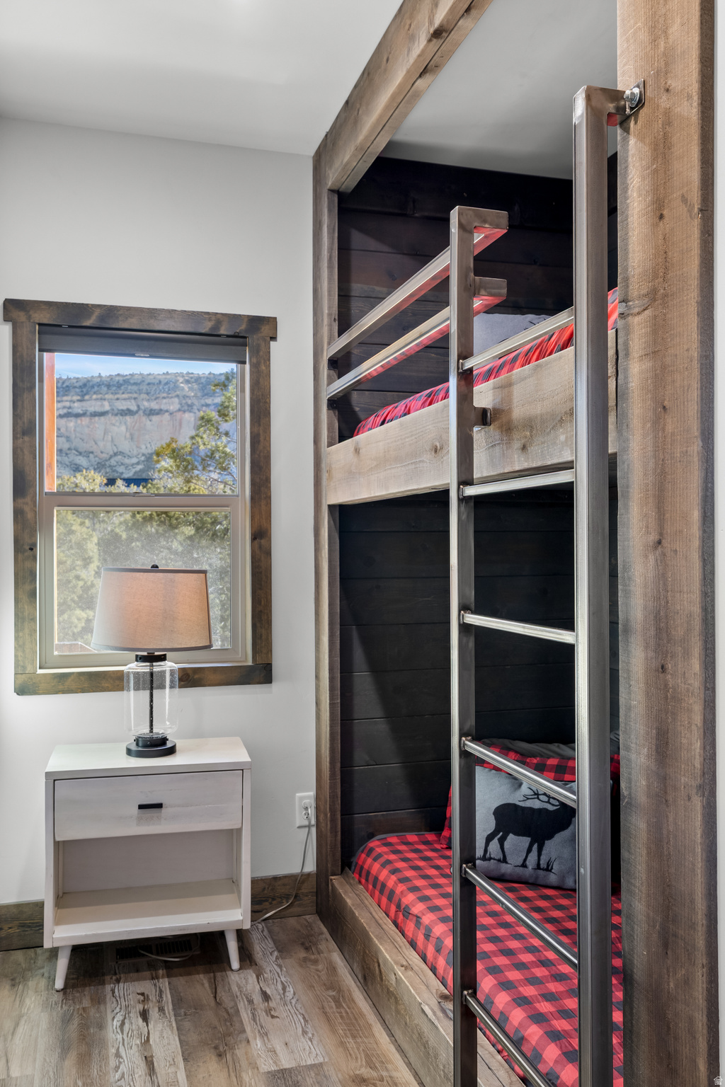 QUARTER CIRCLE H - Residential