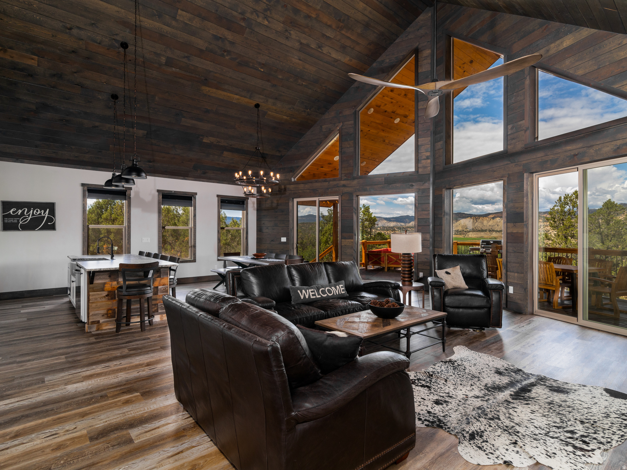 QUARTER CIRCLE H - Residential