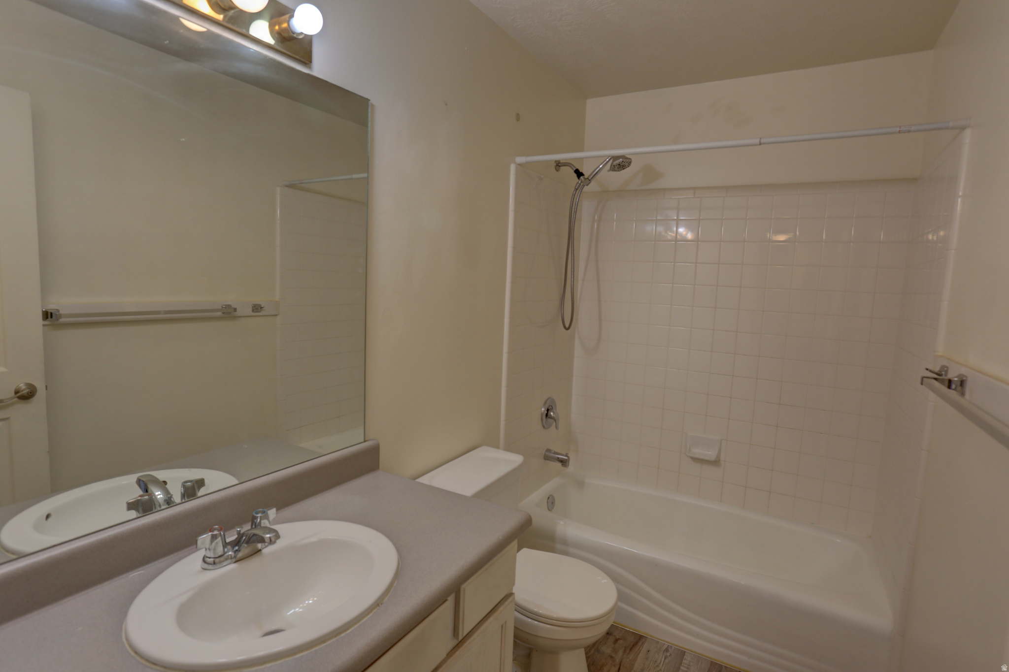 NORTH HAMPTON - Residential