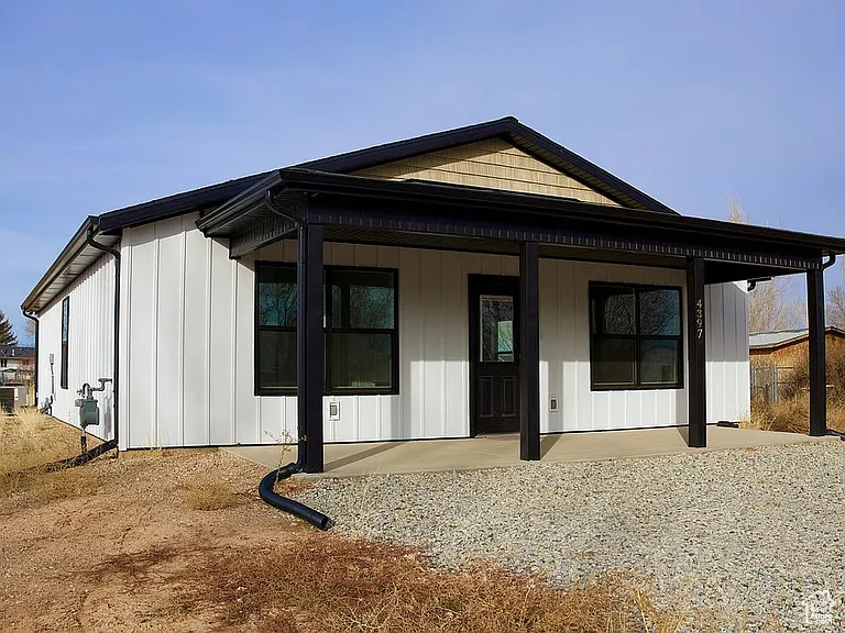 4397 N Rose Cir, Enoch, Utah image 2