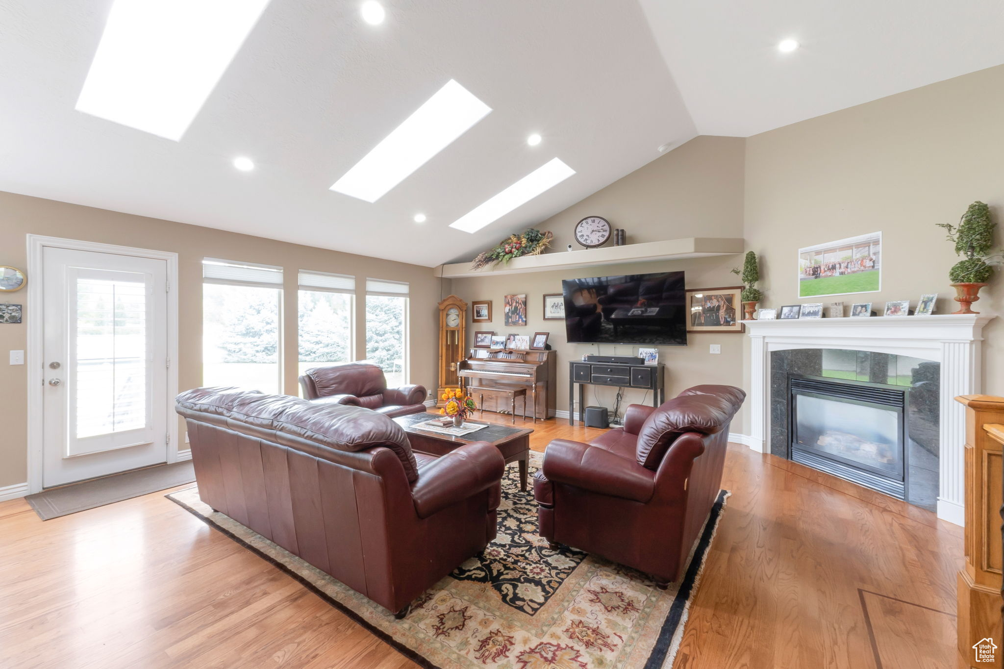 MYSTIC COVE - Residential
