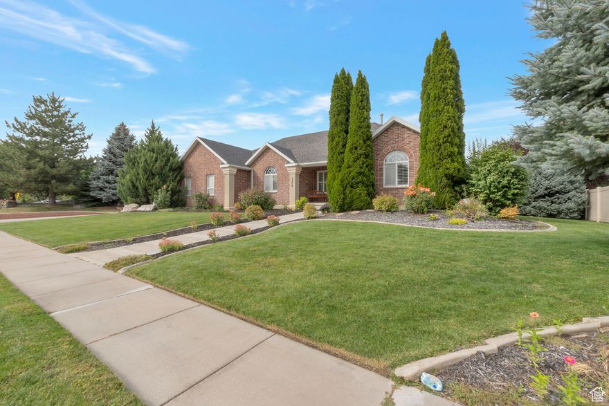 Rare brick rambler on .60 acres in coveted Highland neighborhood! Vaulted ceilings, open layout, 2 fireplaces, spacious bedrooms, tons of storage, fully landscaped yard & oversized 3-car garage and a park & pond within walking distance. Excellent floor plan-don't miss this gem!