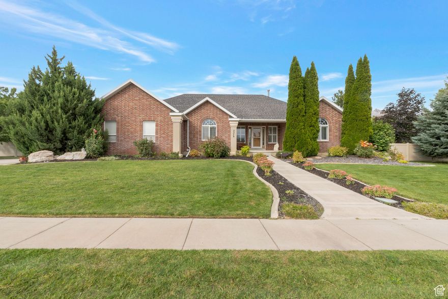 Rare brick rambler on .60 acres in coveted Highland neighborhood! Vaulted ceilings, open layout, 2 fireplaces, spacious bedrooms, tons of storage, fully landscaped yard & oversized 3-car garage. Excellent floor plan-don't miss this gem!