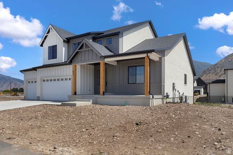 Photo of 842 N CHILLINGHAM DR #172, Salem, UT 84653 (MLS # 2114224)