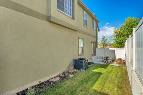 Tiny photo for 585 E WYNGATE POINTE LN, Draper, UT 84020 (MLS # 2155874)