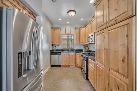 Tiny photo for 585 E WYNGATE POINTE LN, Draper, UT 84020 (MLS # 2155874)