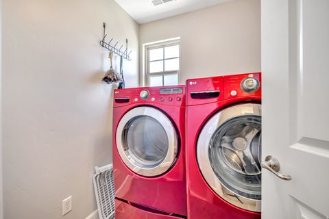 Tiny photo for 585 E WYNGATE POINTE LN, Draper, UT 84020 (MLS # 2155874)