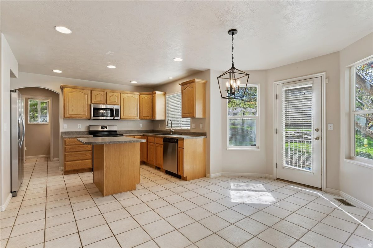 CEDAR BENCH - Residential