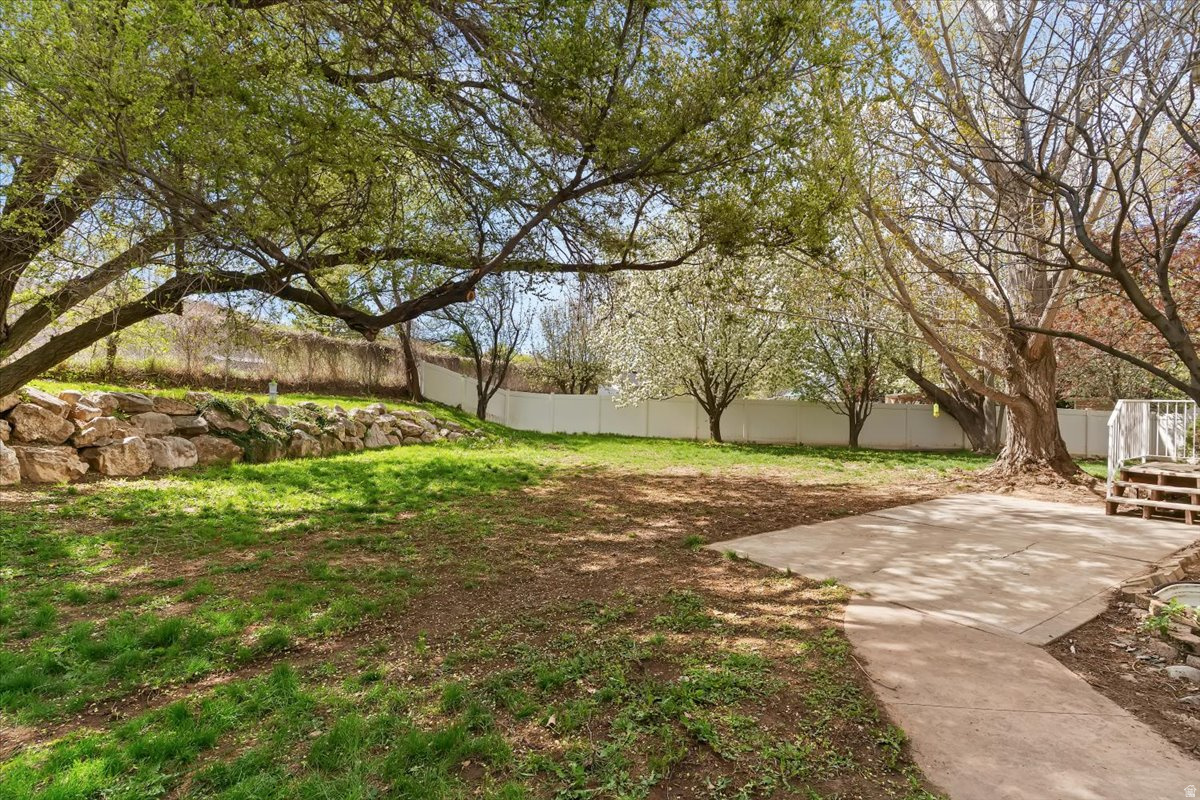 CEDAR BENCH - Residential