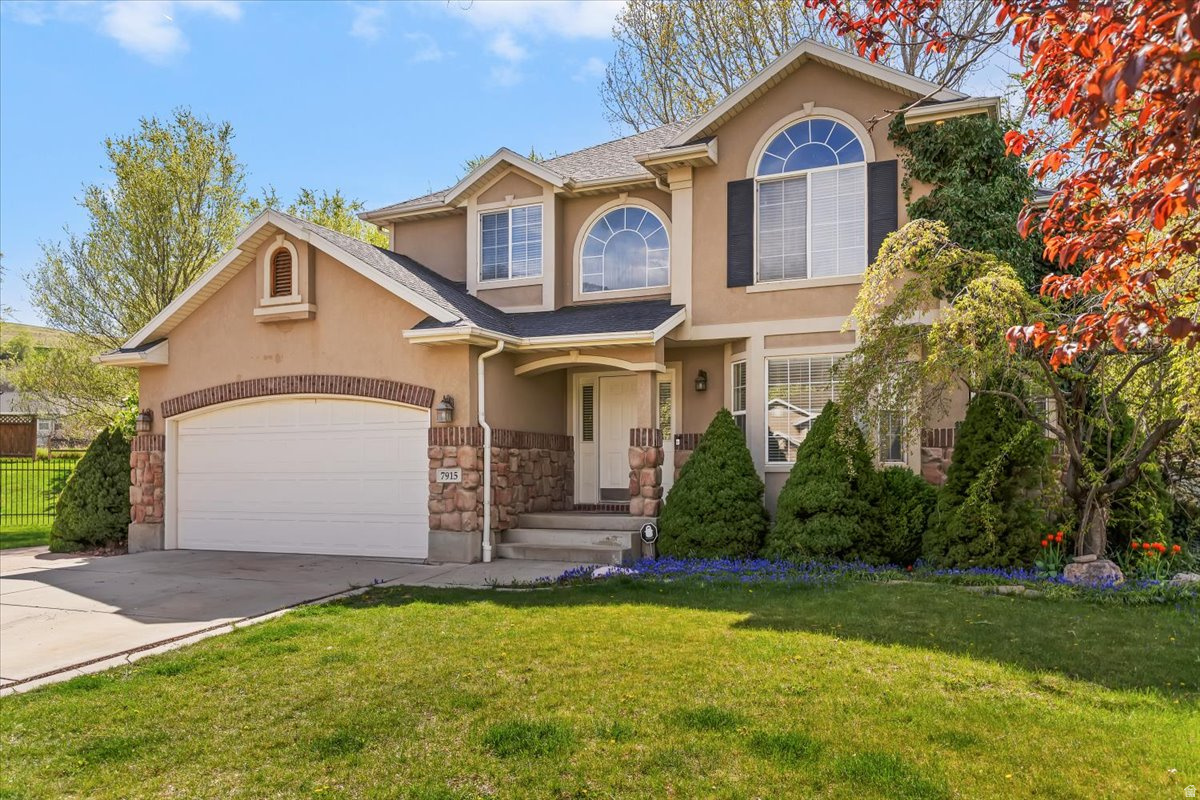 CEDAR BENCH - Residential