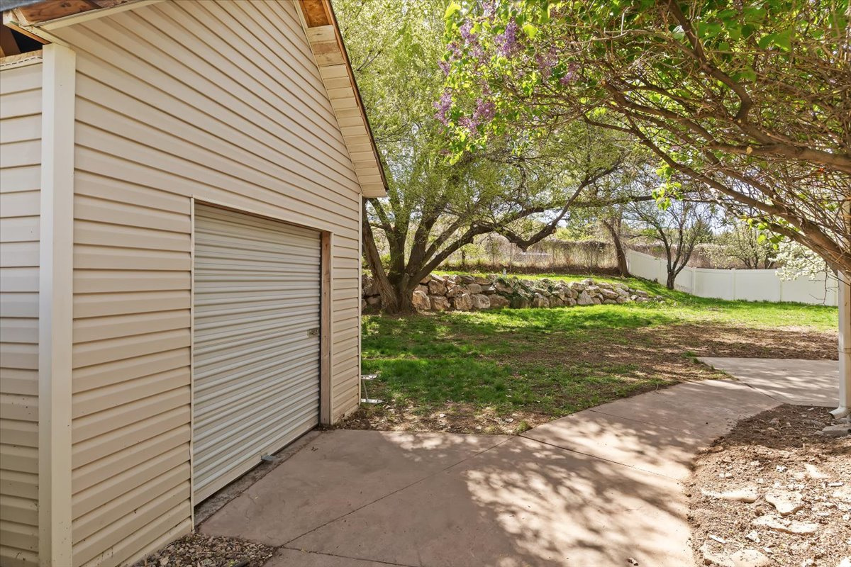 CEDAR BENCH - Residential