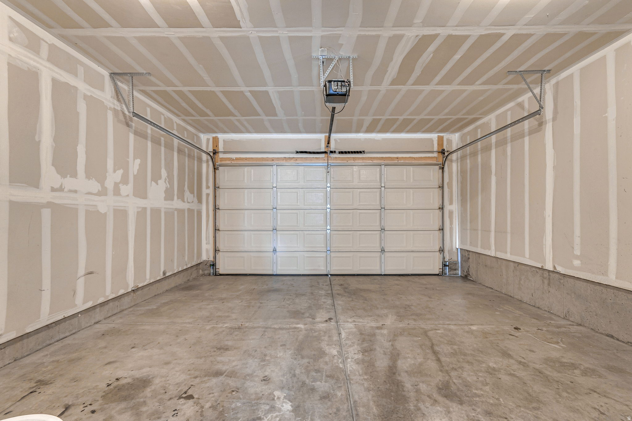 SUMMERLANE AT THE DISTRICT - Residential