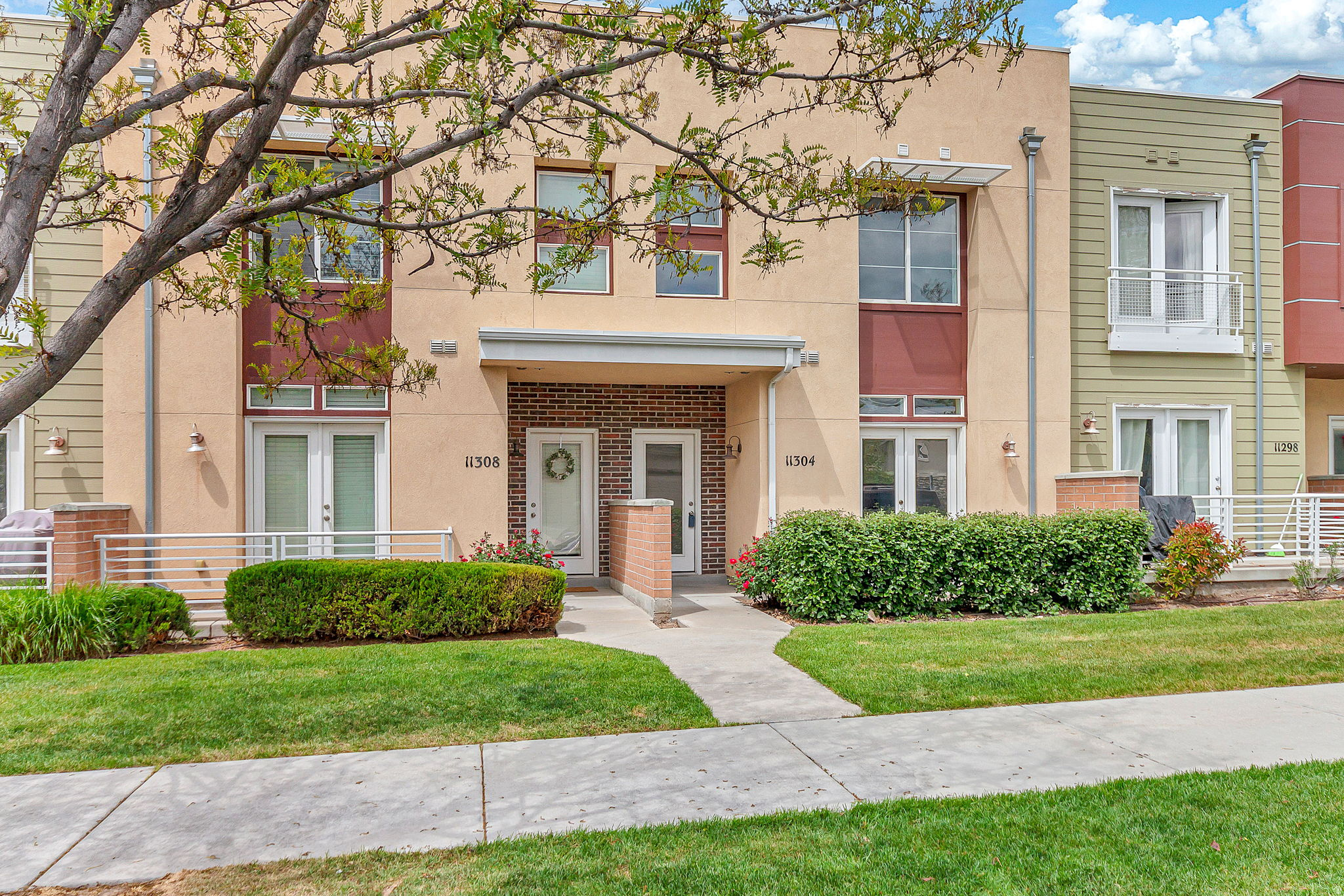 SUMMERLANE AT THE DISTRICT - Residential
