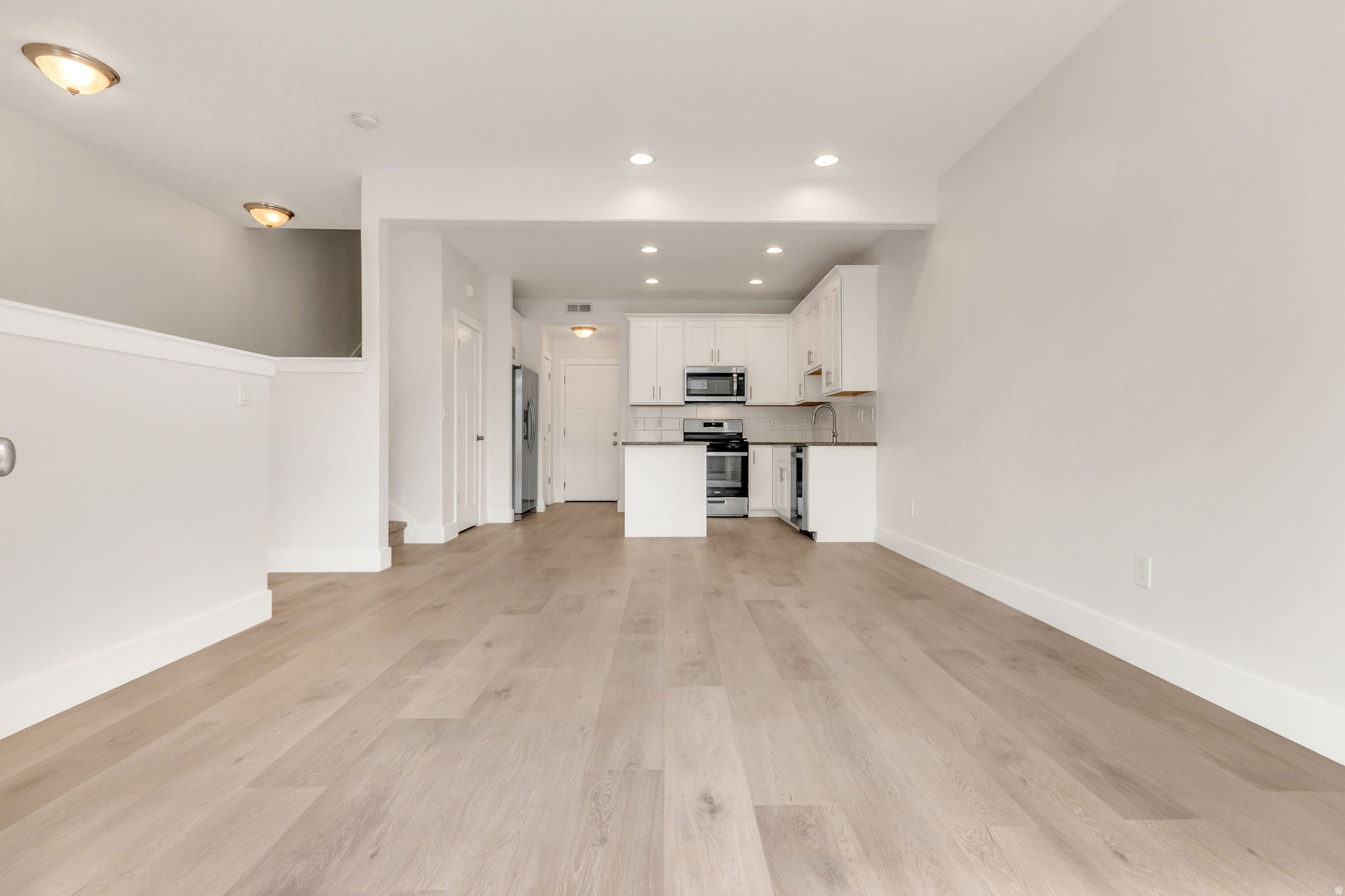 SUMMERLANE AT THE DISTRICT - Residential