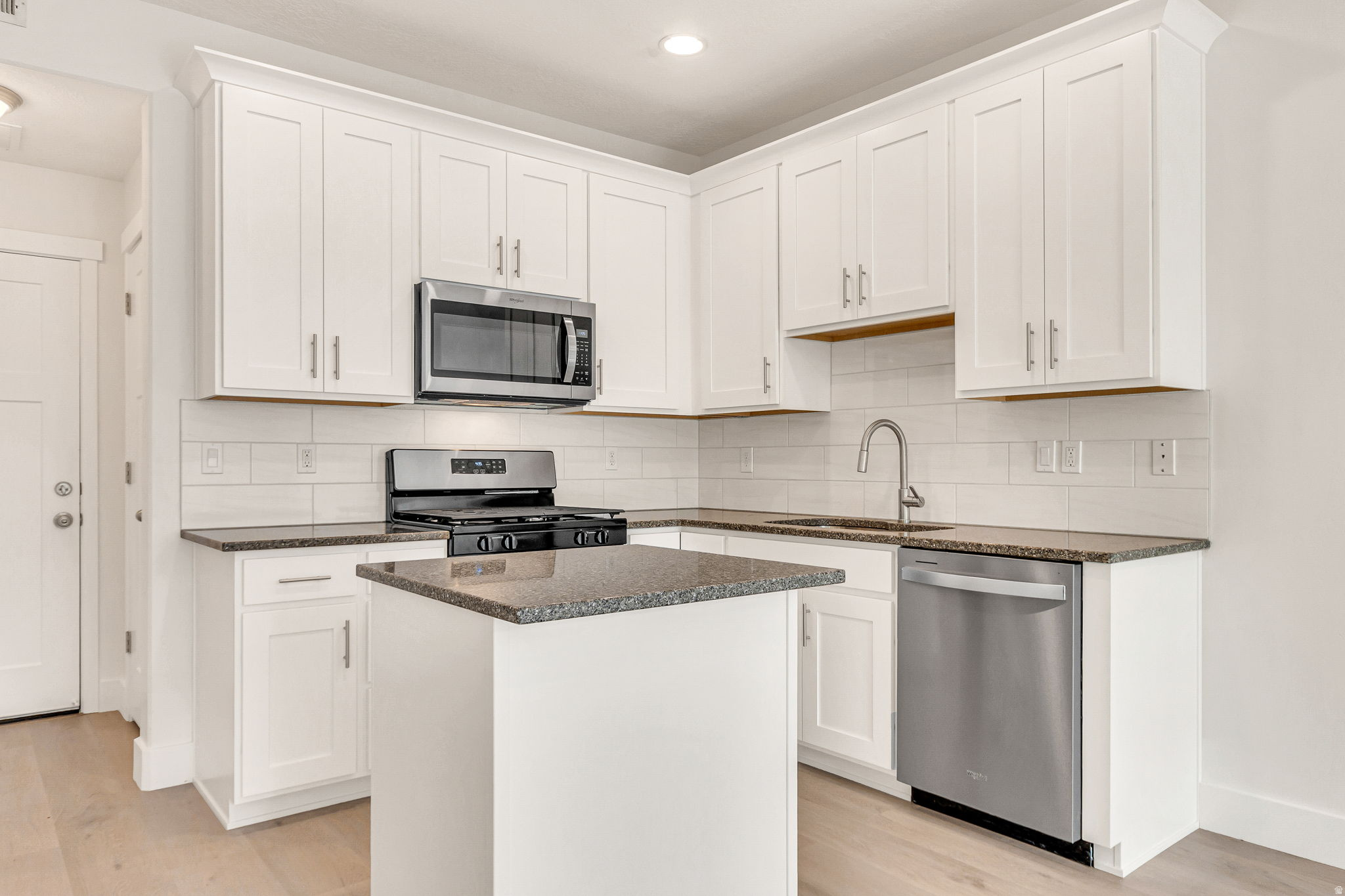 SUMMERLANE AT THE DISTRICT - Residential