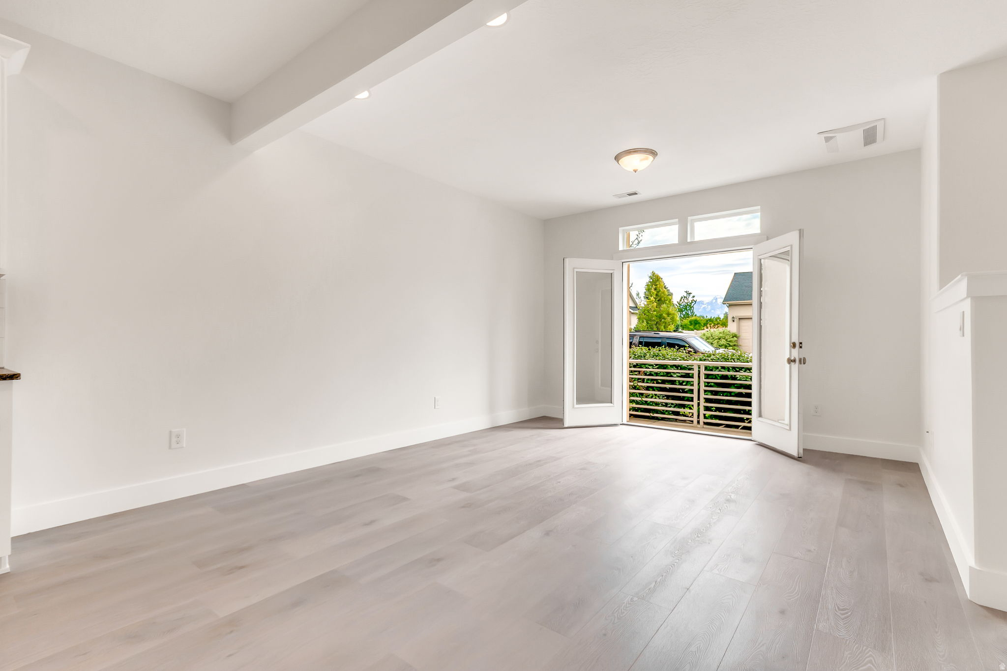 SUMMERLANE AT THE DISTRICT - Residential