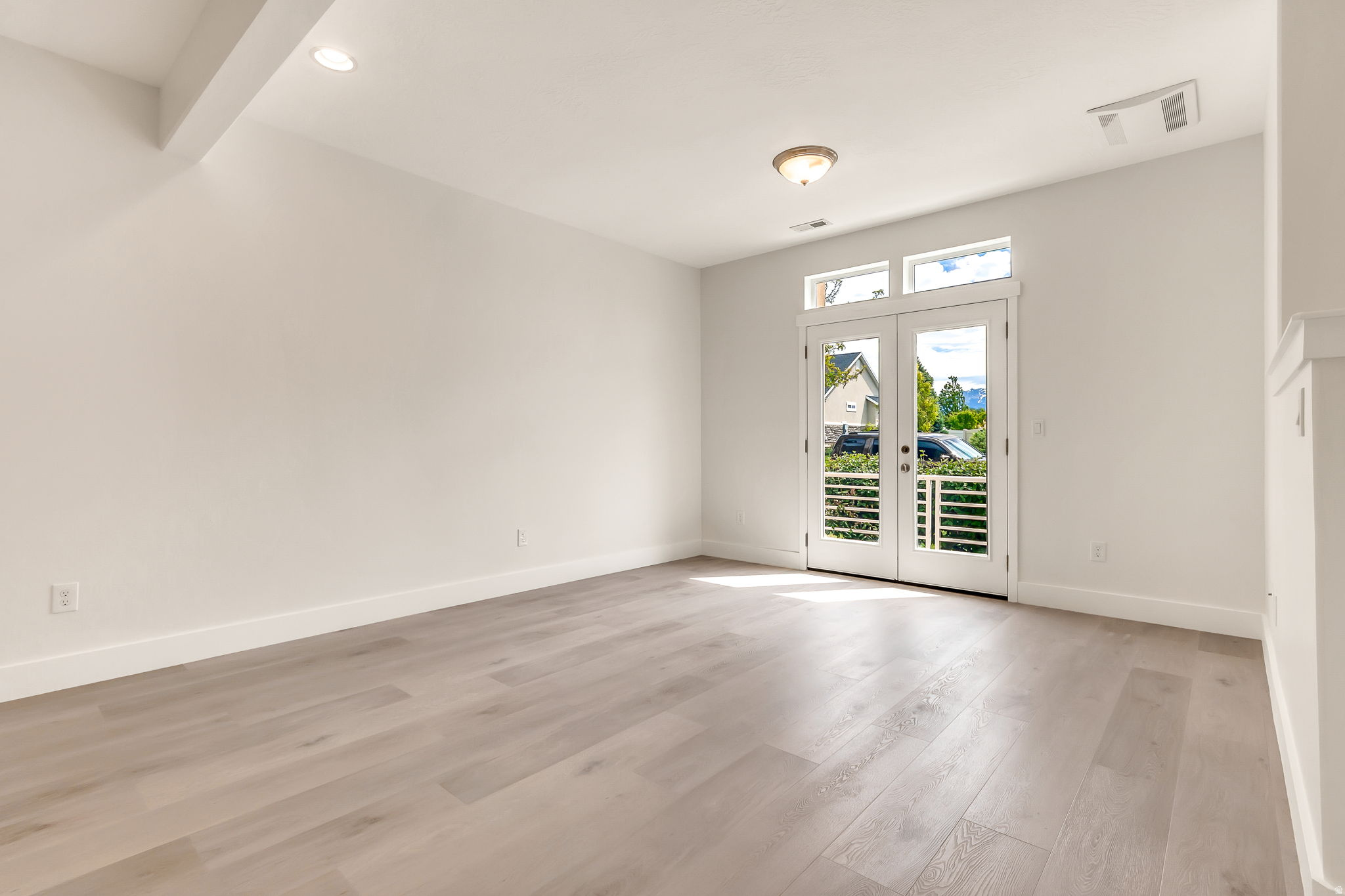 SUMMERLANE AT THE DISTRICT - Residential