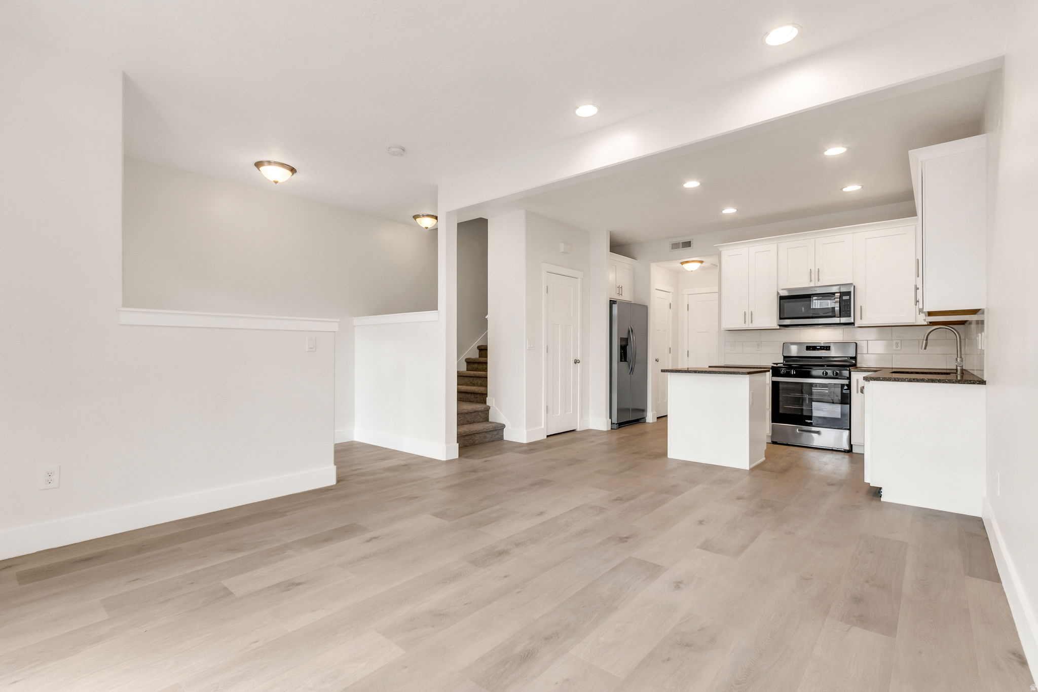 SUMMERLANE AT THE DISTRICT - Residential