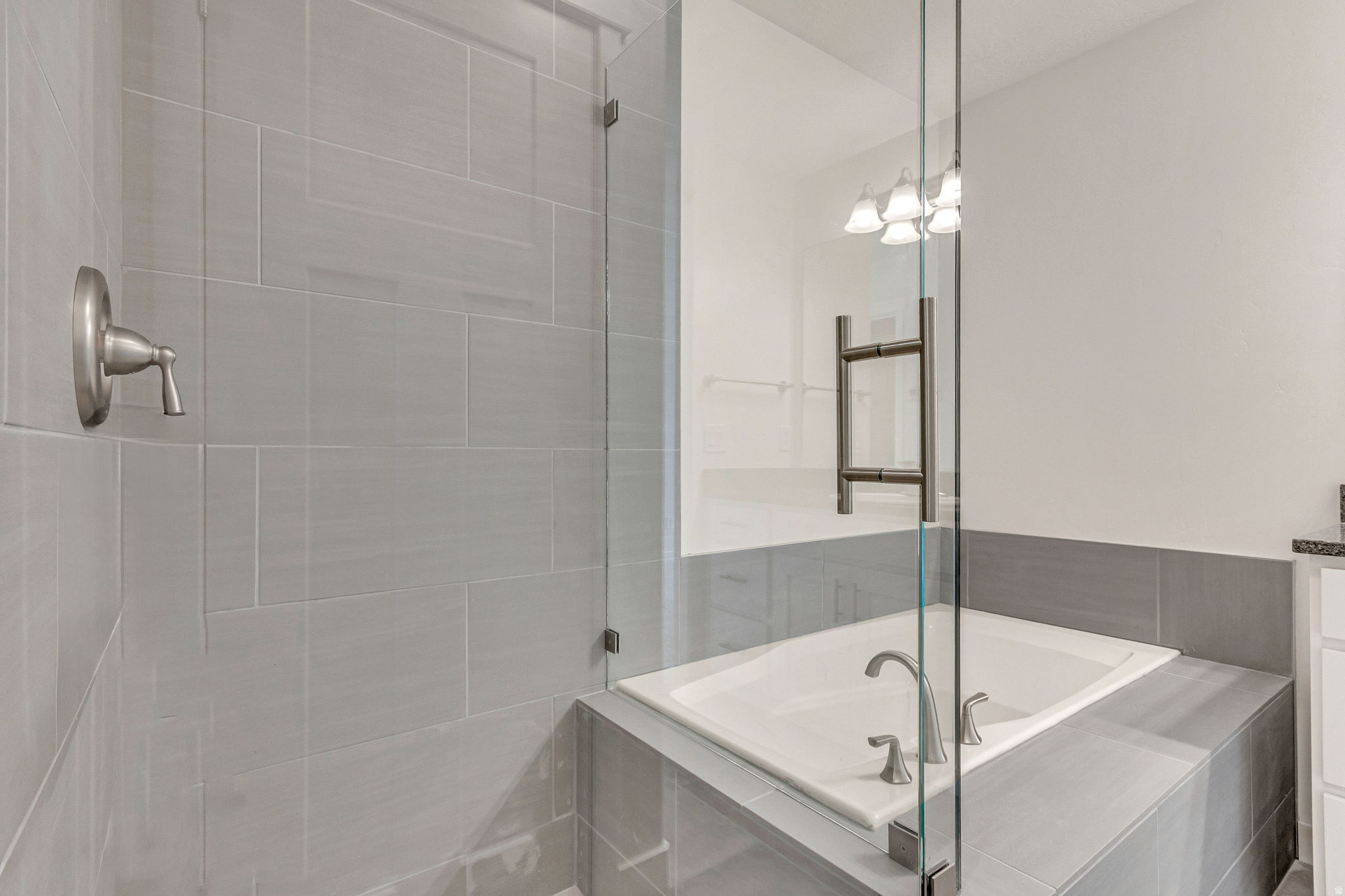 SUMMERLANE AT THE DISTRICT - Residential