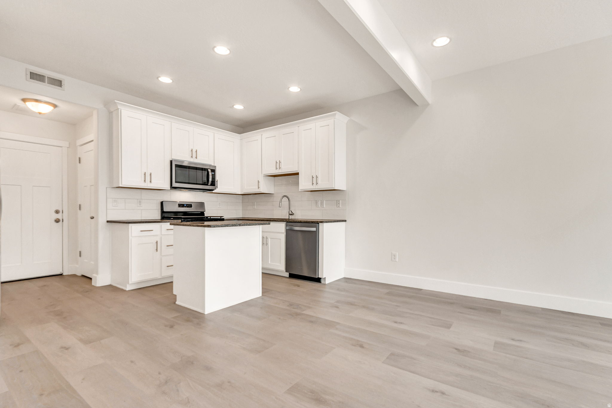 SUMMERLANE AT THE DISTRICT - Residential