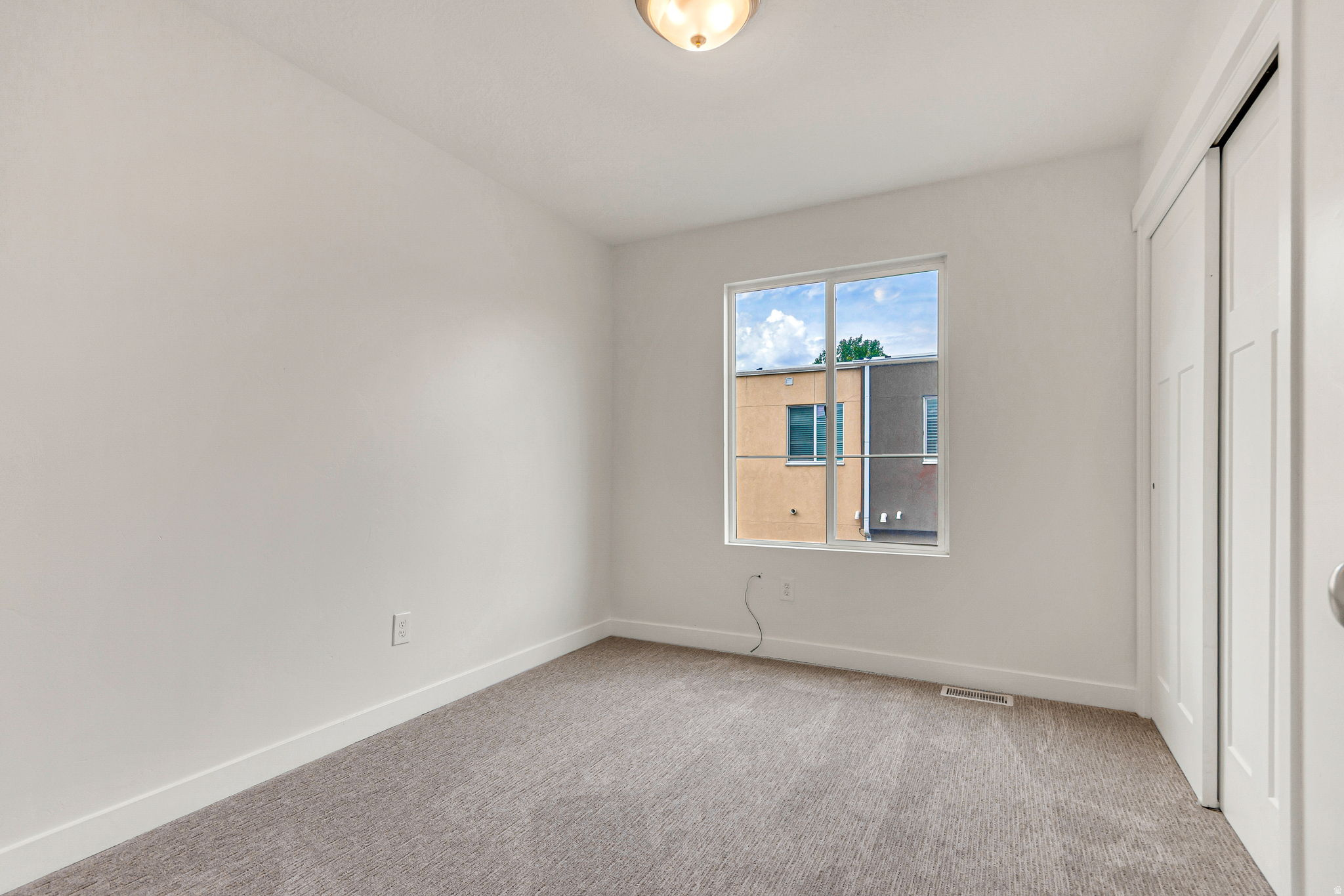 SUMMERLANE AT THE DISTRICT - Residential