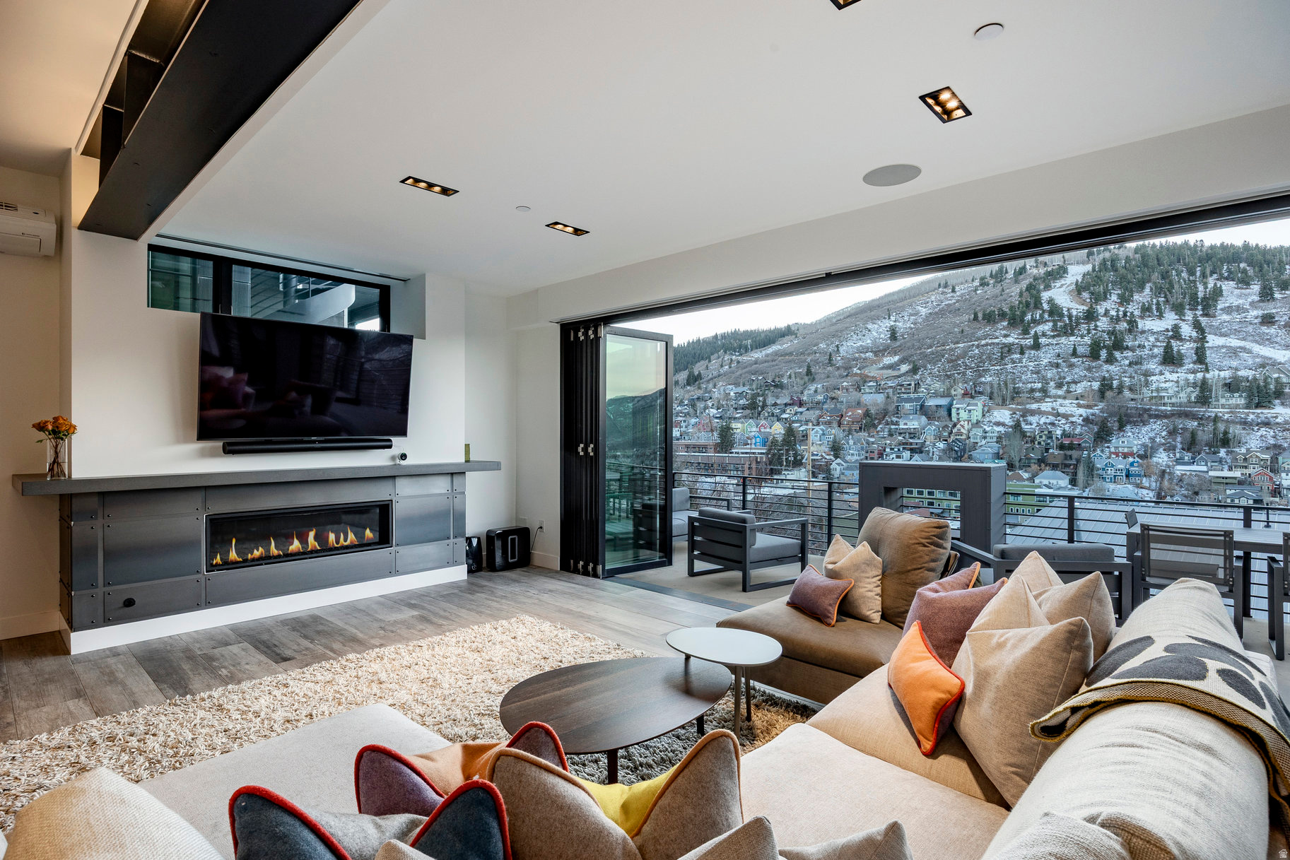 ECHO SPUR - Residential