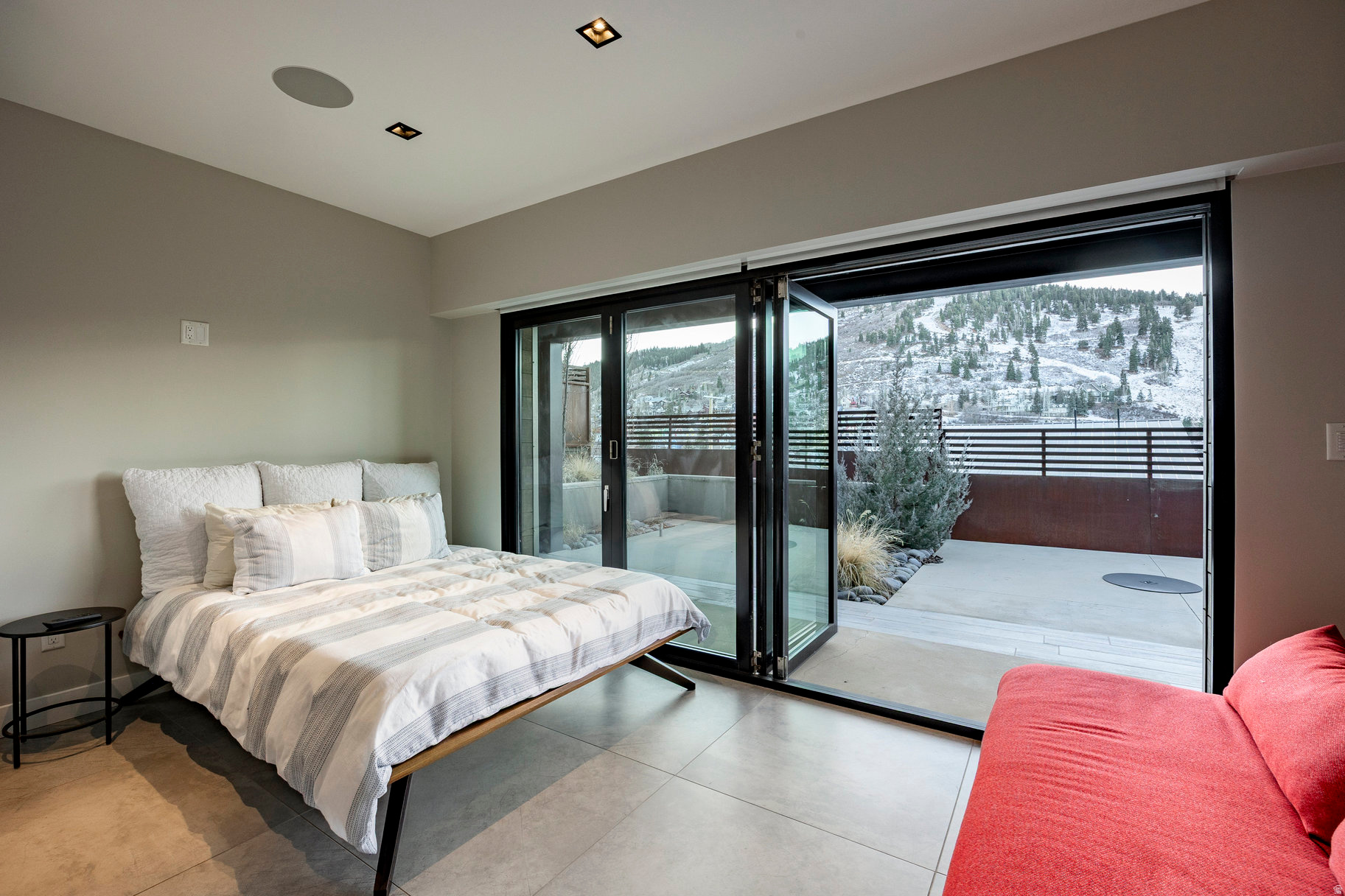 ECHO SPUR - Residential