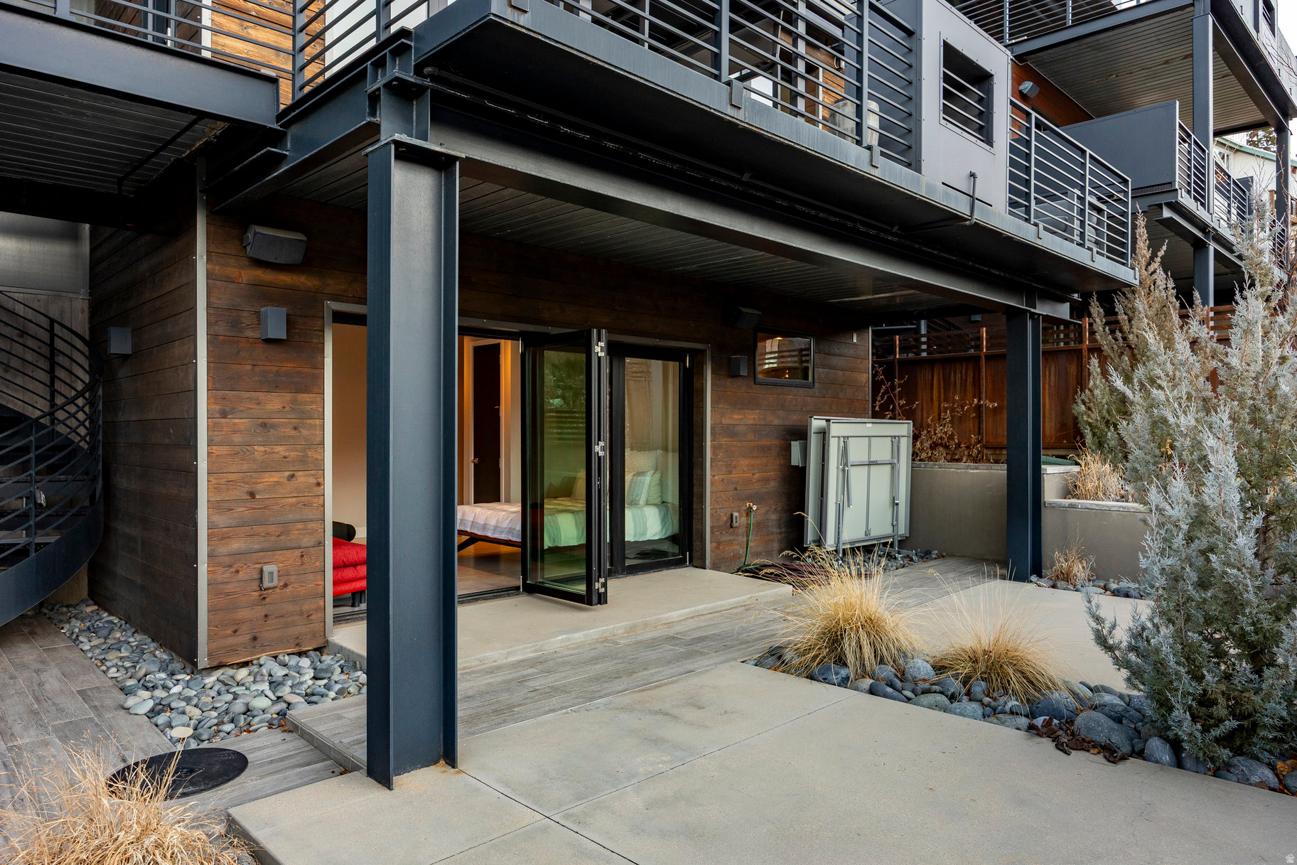 ECHO SPUR - Residential