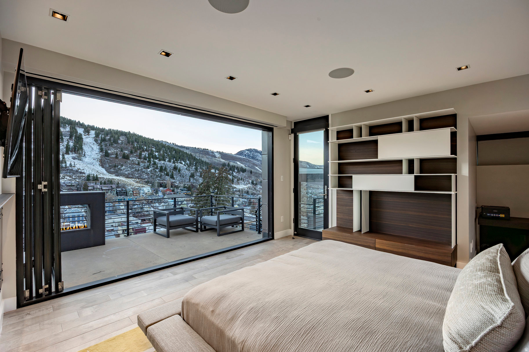 ECHO SPUR - Residential