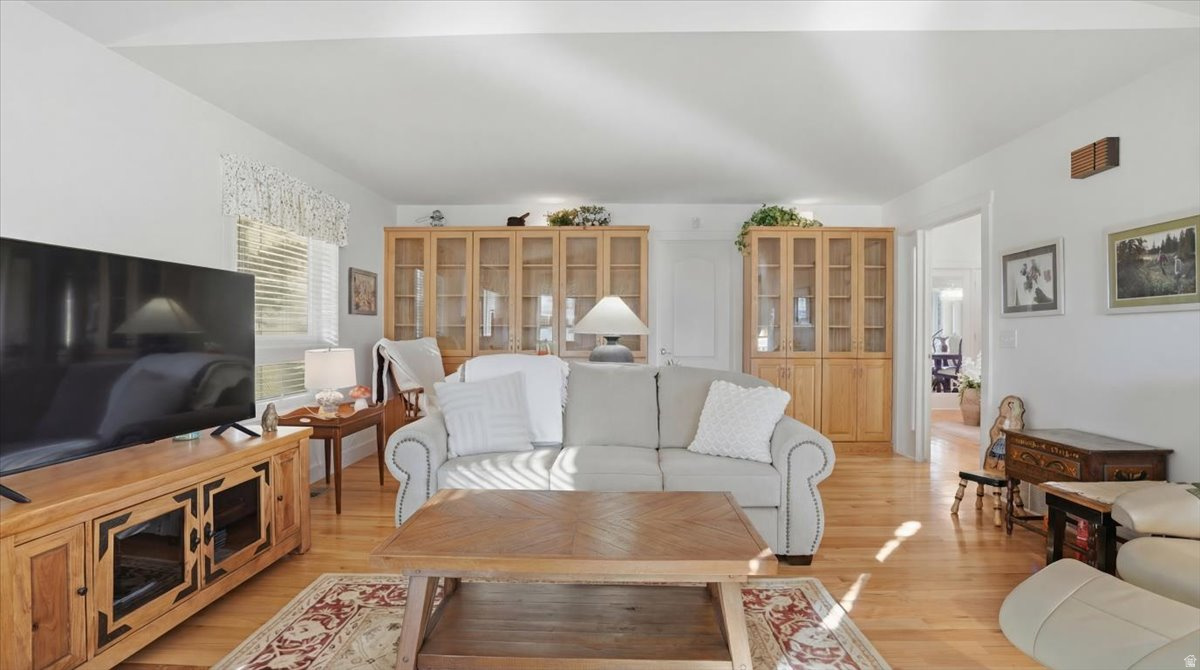 LAKE CREEK FARMS - Residential