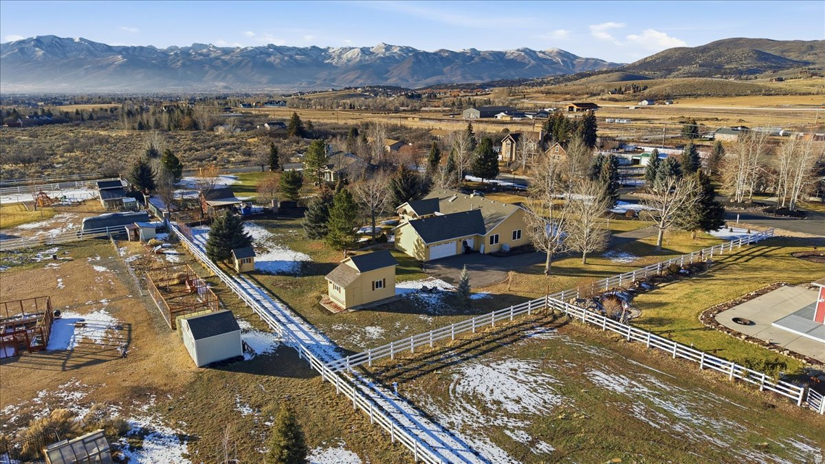 LAKE CREEK FARMS - Residential
