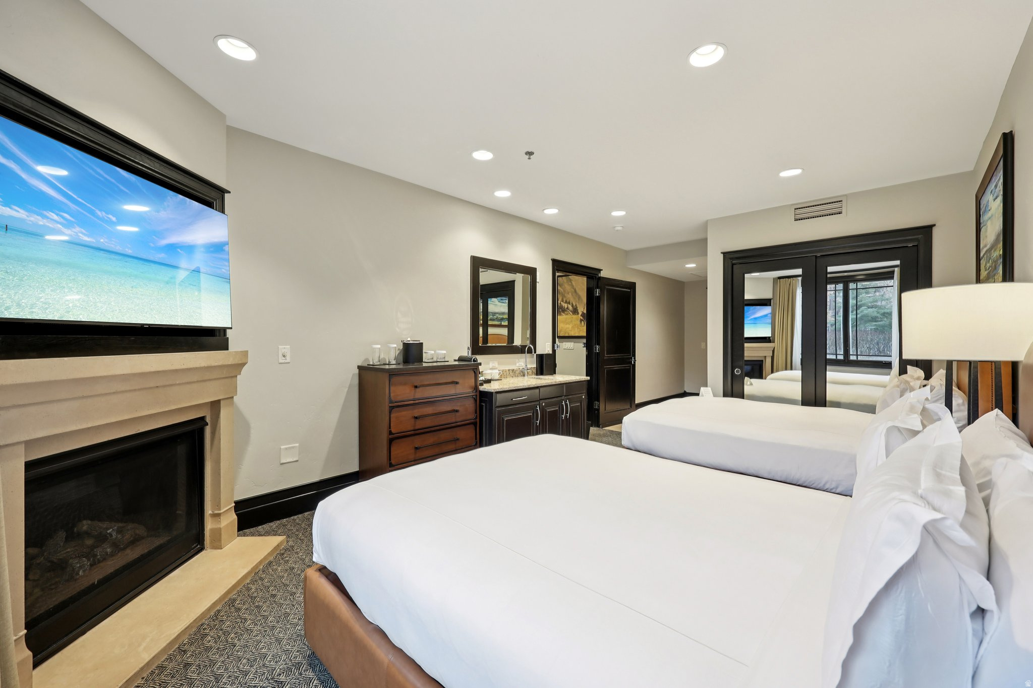 WALDORF ASTORIA - Residential