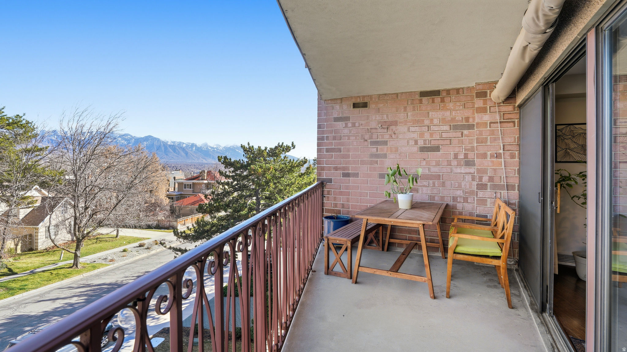 TOWER HILL - Residential