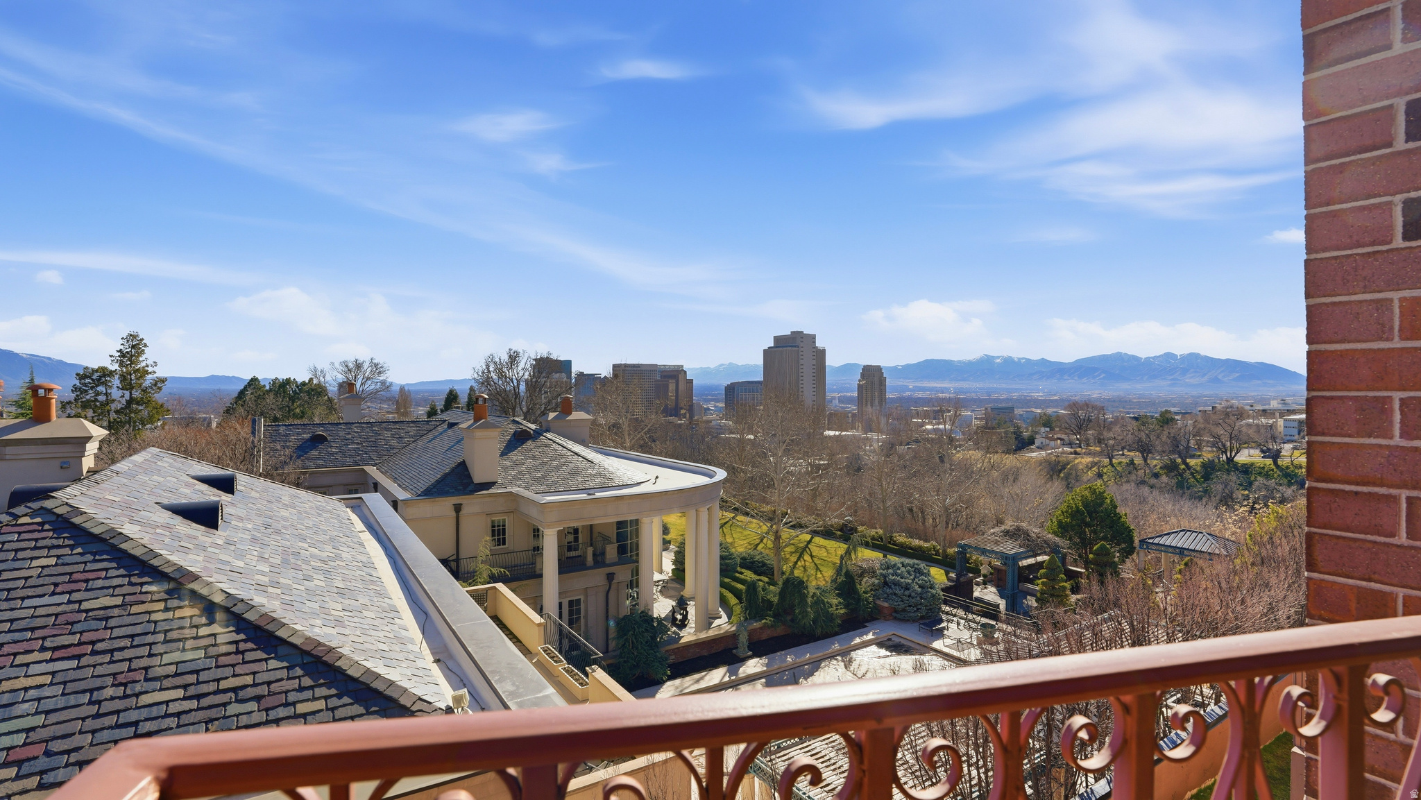 TOWER HILL - Residential