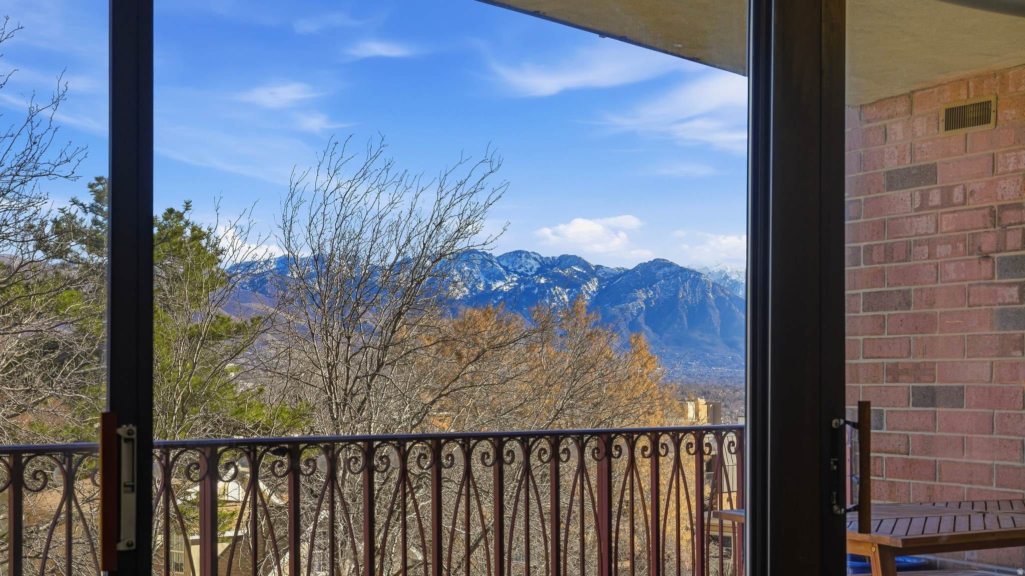 TOWER HILL - Residential