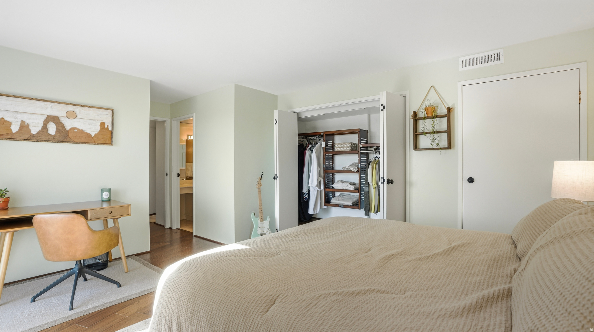 TOWER HILL - Residential