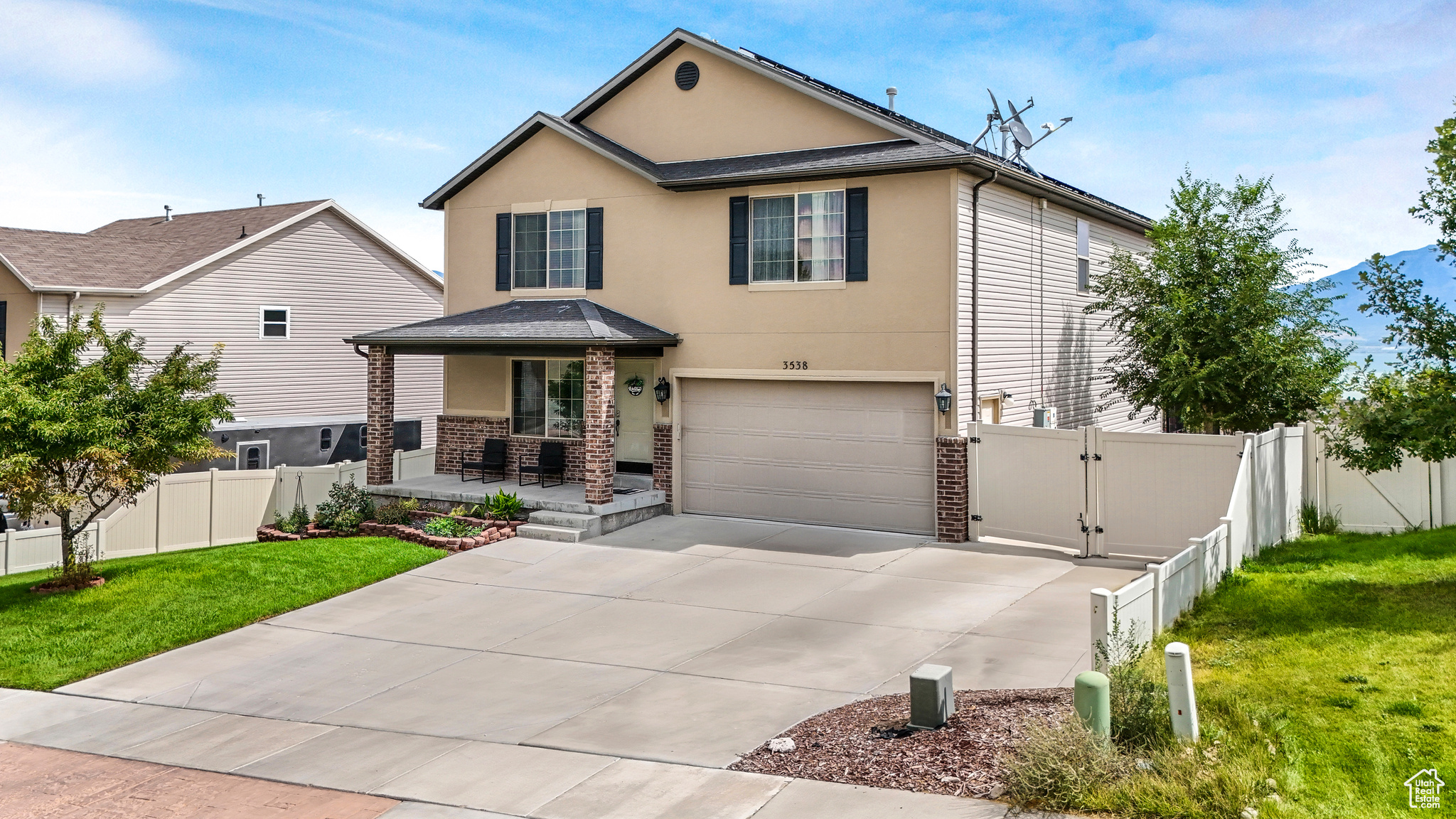 THE VILLAGE OF HAWKS LANDING - Residential