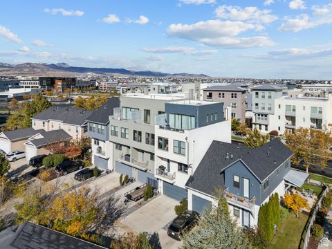 Tiny photo for 4563 W DAYBREAK RIM WAY, South Jordan, UT 84009 (MLS # 2118775)