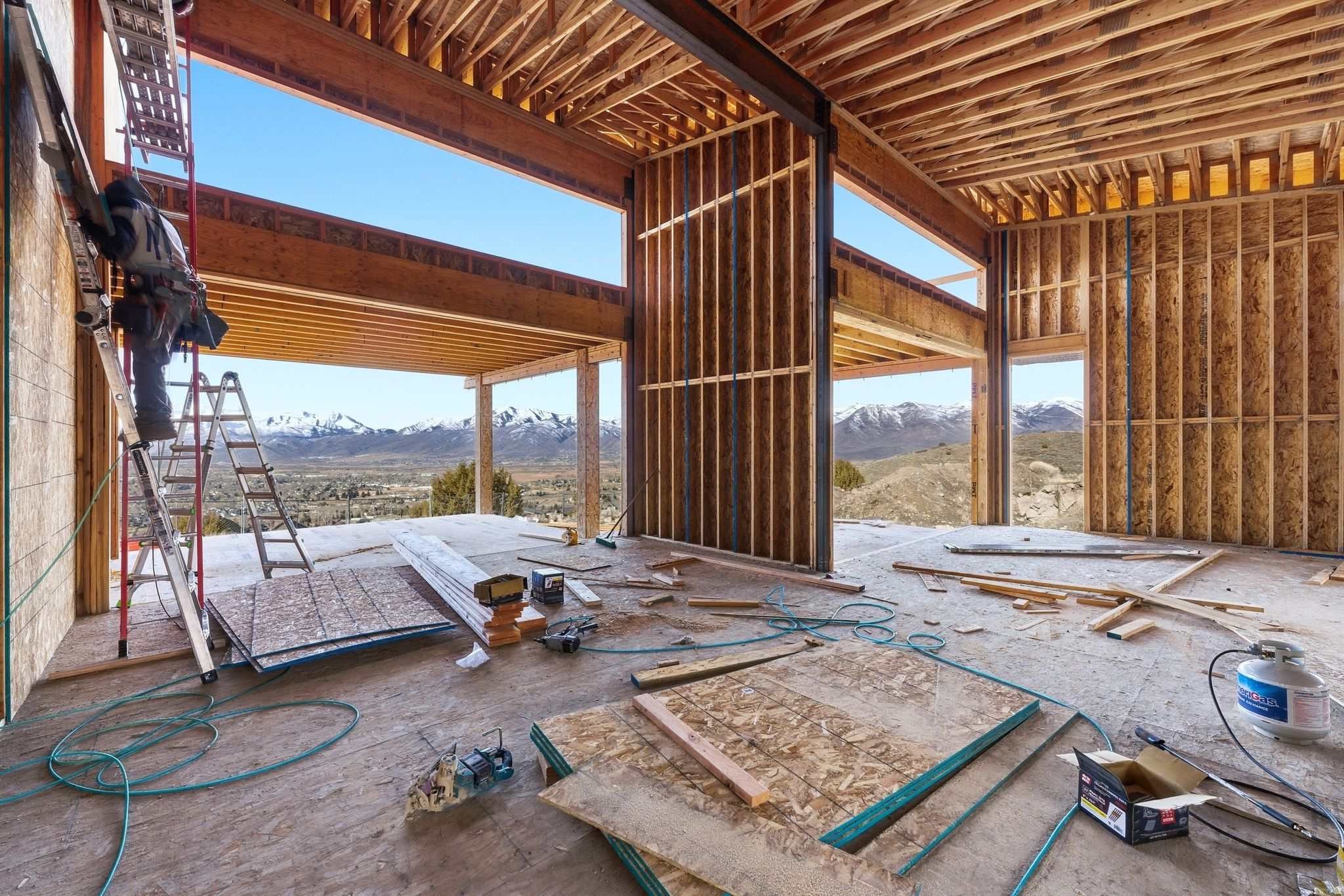 RED LEDGES - Residential