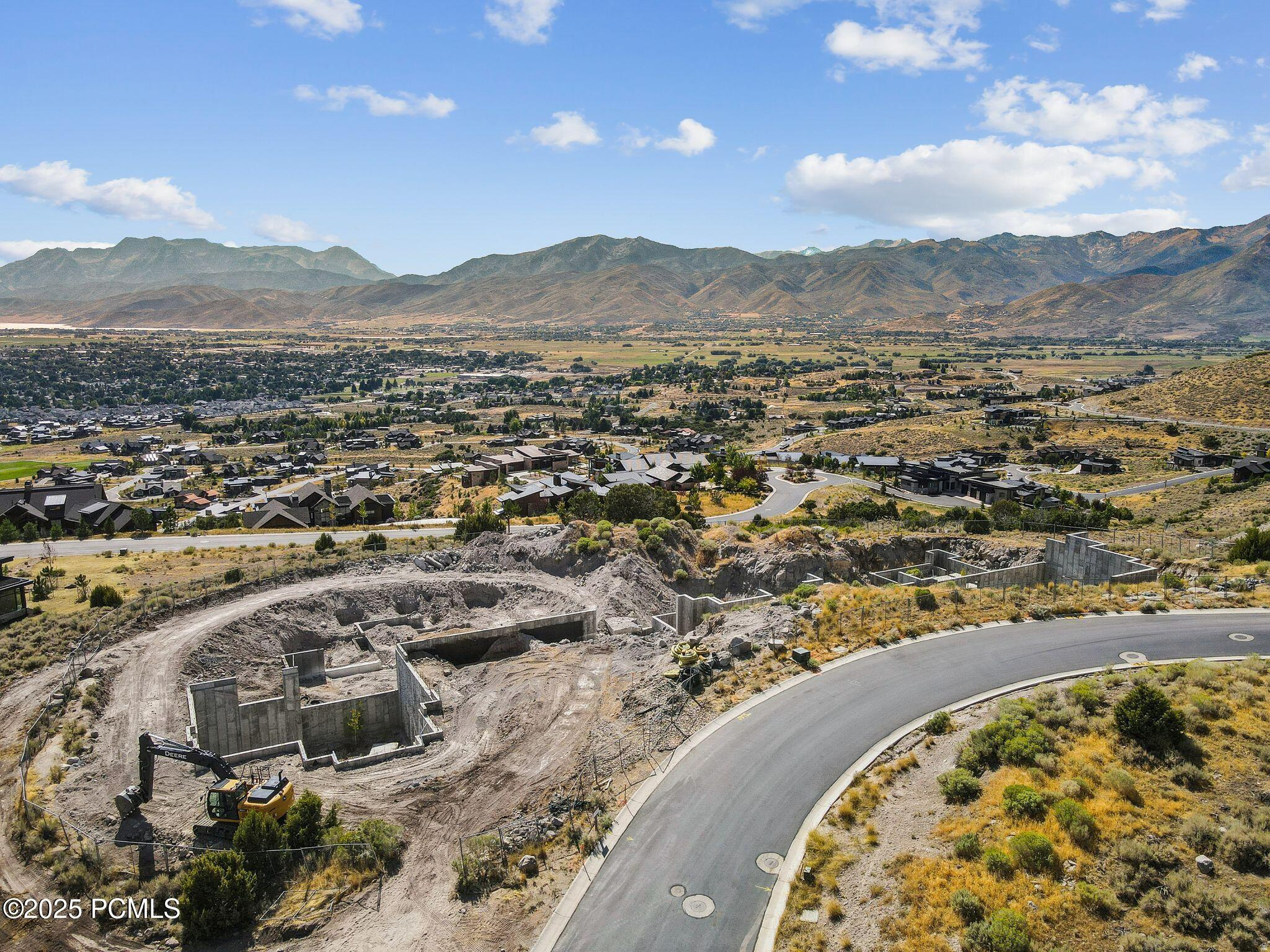 RED LEDGES - Residential
