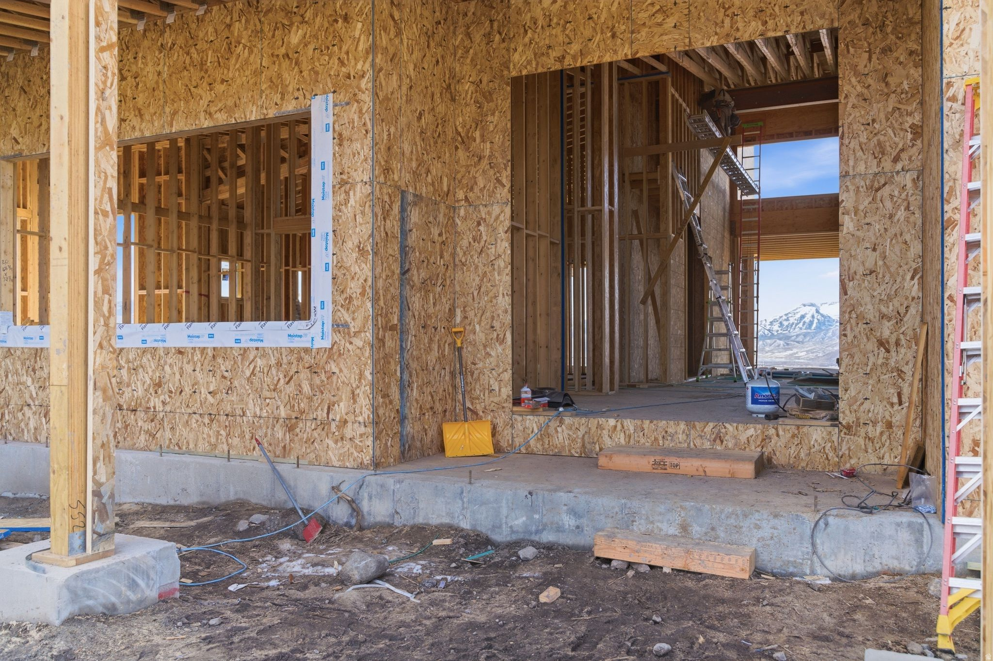 RED LEDGES - Residential