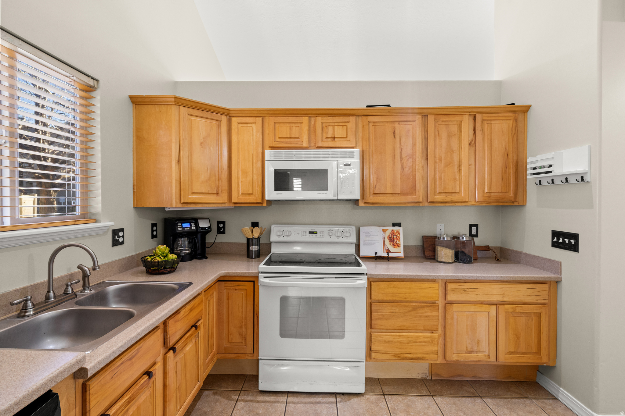 CRESCENT COURT CONDO - Residential