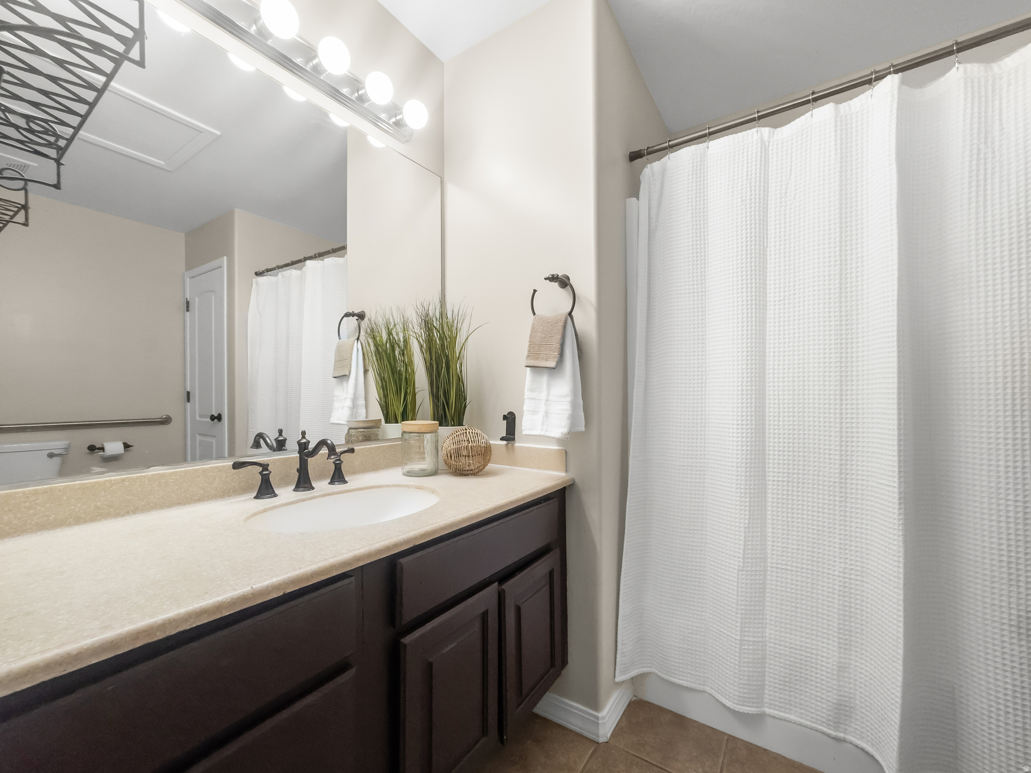 CRESCENT COURT CONDO - Residential