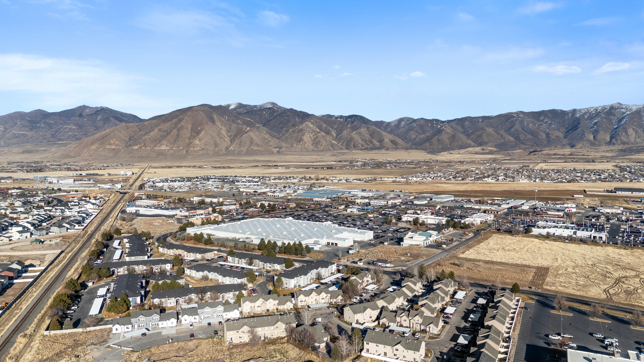 CRESCENT COURT CONDO - Residential