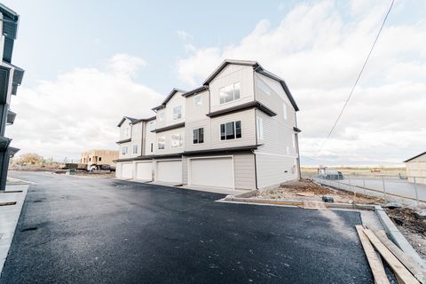 Photo of 663 E 730 N, Hyrum, UT 84319 (MLS # 2134457)