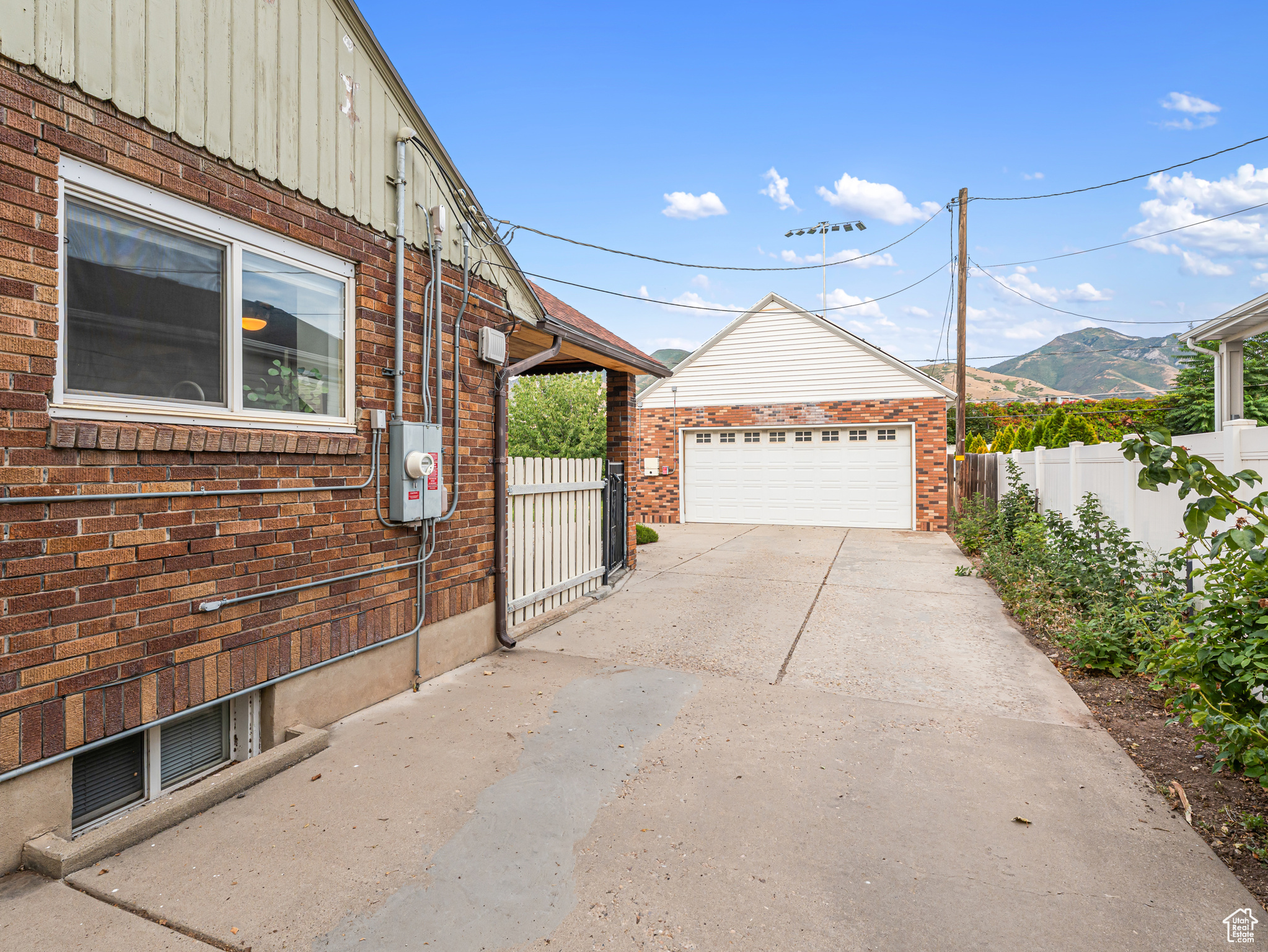 ROSSLYN HEIGHTS - Residential